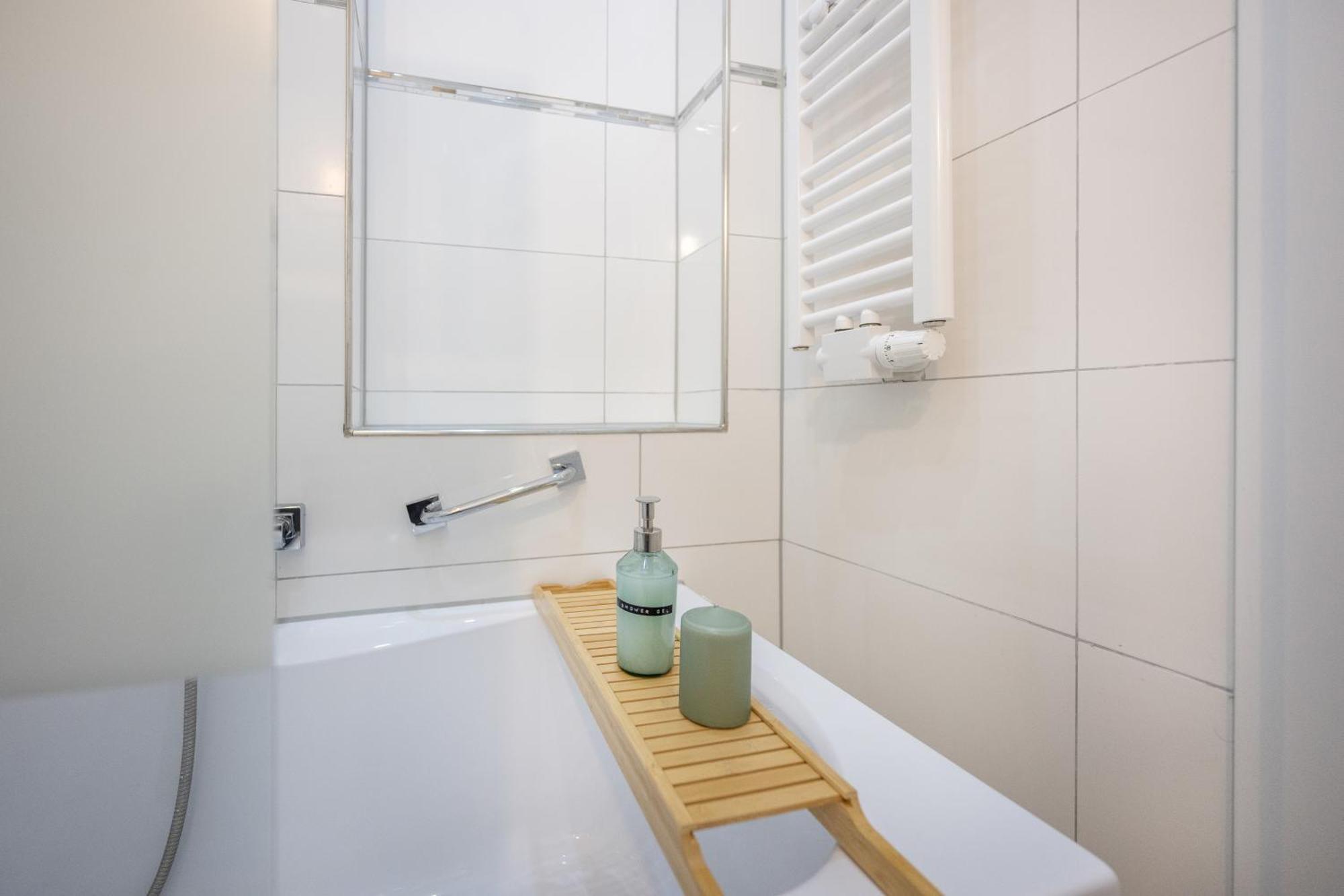 Wohlfuehlwohnung Mit 25 Qm Terrasse, Netflix Koblencja Zewnętrze zdjęcie